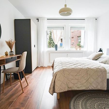 Homefy Bright And Cozy Holiday Apartment - Washer & Dryer - Free Parking エッセン エクステリア 写真