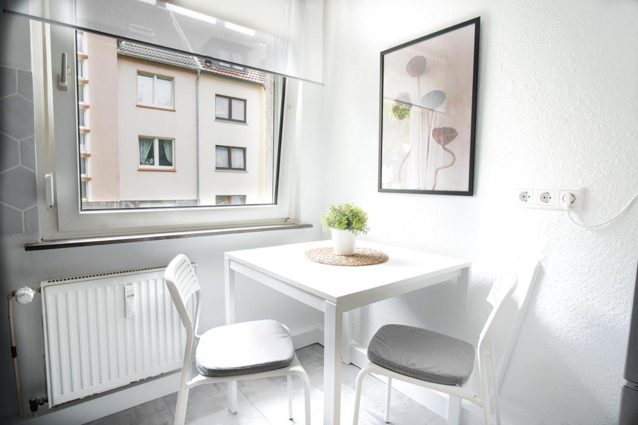 Homefy Bright And Cozy Holiday Apartment - Washer & Dryer - Free Parking エッセン エクステリア 写真